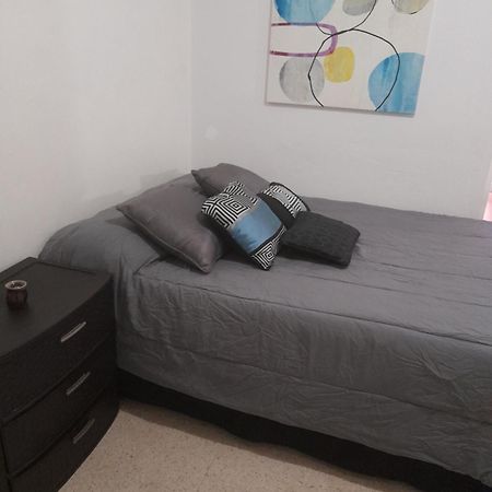 Hermoso Apartamento Frente Aeropuerto De Isla Verde San Juan Exteriör bild